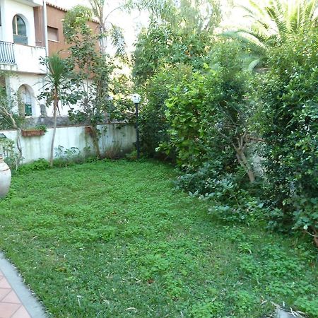 Apartamento Sea Breeze Acitrezza Aci Castello Exterior foto